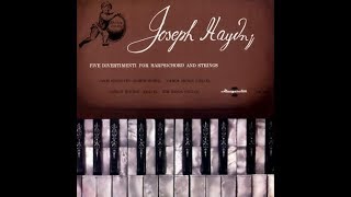 F J Haydn Divertimento in C major Hob XIV 8  Janos Sebestyen amp members of Tatrai Quartet [upl. by Aehc]