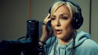 Googoosh  Mosalase Khatereha Official Music Video [upl. by Davida]