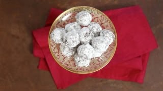 Easy NoBake Dessert  Bourbon Balls [upl. by Leff]