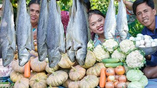 Cooking Salted Boeseman Croaker Fishes with Pumpkin Recipe in Village  Steamed Fish For Donation [upl. by Chaudoin]