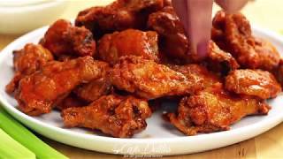 Crispy Buffalo Chicken Wings [upl. by Kovacev]