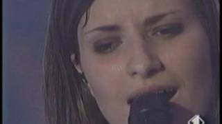 LAURA PAUSINI  SE AMI SAI LIVE [upl. by Suirtemid]