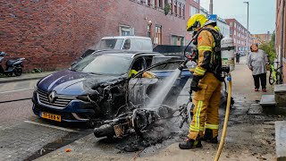 Brand verwoest deelscooter en auto in Polderstraat Rotterdam [upl. by Marbut480]