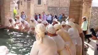 Assisi La Maggiolata  Donne annamo a lavà [upl. by Eelesor]