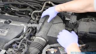 20022006 Honda CRV Engine Air filter replacement [upl. by Eremahs]