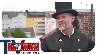 Arbeiten über den Dächern der Stadt Schornsteinfeger in Aktion  Focus TV Reportage [upl. by Adamek]