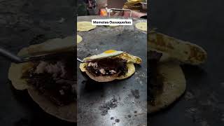 Memelas de Oaxaca🤤 comidacallejera mexico comidademexico garnacha food foodie [upl. by Llemert850]