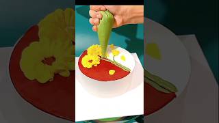 Sunflower Cake Tutorial🎂😭 cake cakelover youtuber [upl. by Eemia]