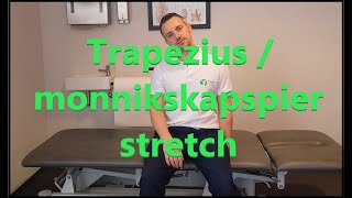 Trapezius  monnikskapspier schoudernekspier rekken [upl. by Marlie]