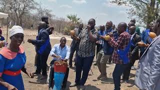 Vabvuwi singing Mwari Mubatsiri Wedu at Rev Norest Nyakudanga burial RIPRevNyakudanga [upl. by Oglesby]