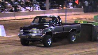 CHEVY 2 TRUCK PULLING IN LEBANON MISSOURI 2009 [upl. by Doralynne]