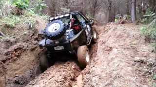 Suzuki Vitara 16L Turbo  Winching with Runva Winch [upl. by Etteloiv]