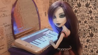 Monster High Dolls STOP MOTION Video  Play piano with iPhone [upl. by Hamel]