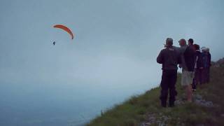 Paraglider Acro and Crash after Fullstall Wingover Gleitschirm Kunstflug in Slowenien Absturz [upl. by Atiekahs572]