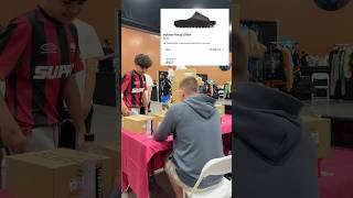 Buying Adidas Onyx Yeezy Slide at Sneaker Con Phoenix buying reselling yeezy shoes [upl. by Olyhs85]