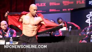 Kevin Levrone Mr Olympia 2016 Press Conference Pose Down [upl. by Cerelia]