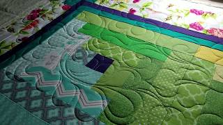 Big random flowers leaves and swirls Longarm Hand guided Gammill Quilting [upl. by Alleirbag]