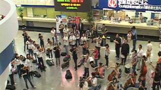 오페라 플래시몹부산역 Flashmob OperaPusan Station [upl. by Aihtenyc904]