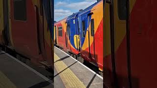 SWR Class 455 arrives at Vauxhall class455 [upl. by Hamfurd]