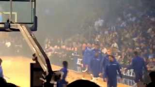 Drake going through warm up lines with the Kentucky Basketball team [upl. by Hepsoj]