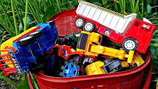 khilona wala videoin the ground for gadi carton videotoy story carton tractor bus helicopter [upl. by Adnam338]