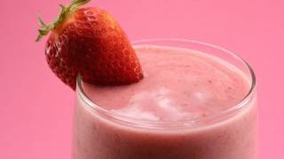 How To Easiest Strawberry Smoothie [upl. by Odracer]