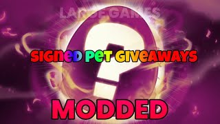 SIGNING PETS IN PETS GO MODDED 🖊️ MERCH CODES [upl. by Leuas]