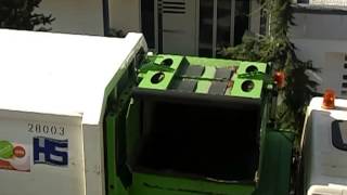 Müllabfuhr leert Mülleimer  collecte des ordures  Garbage Truck [upl. by Nwahsauq]