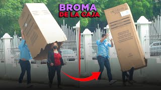 LA MEJOR BROMA PESADA DE LA CAJA 📦 NOS LLAMAN POLICÍA 😰 [upl. by Torrance930]