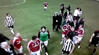 MilanJuve 11 Rissa Incandescente Ambrosini vs Chiellini Fischio Finale 25022012 [upl. by Jamey23]