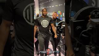 Daniel Dubois ARRIVES ready to KO Anthony Joshua [upl. by Strain]