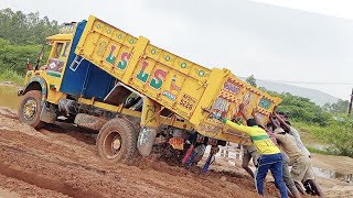 TaTa Tipper Truck Reverse Drive In Mud Road But Truck Stuck In Deep Mud  Truck Manual Pushing [upl. by Zeuqirdor893]