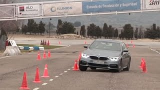 BMW 520d 2017  Maniobra de esquiva moose test y eslalon  km77com [upl. by Leirbag333]