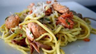 Recept  Pasta met verse zalm [upl. by Amadeo]