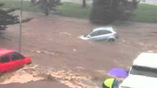 Cars swept away by flash floods in Toowoomba [upl. by Soule844]