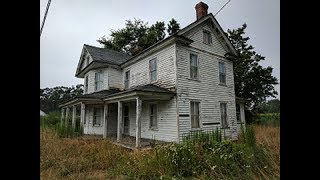 Abandoned Farm house untouched lots of antiques and items from 1940s1950s [upl. by Daigle]