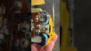 Fix a dewalt battery… tooltuesday toolboxtips toolstoday toolsup toolboxtalks constructionlife [upl. by Akeim]