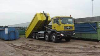 Hyvalift 40 Tons Hookloader on MAN TGA 8x4 lifting a heavy container [upl. by Mansfield441]