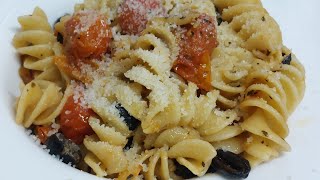 Fusilloni Con Aceitunas Negras Y Tomates Cherry 🍝 [upl. by Vijar]