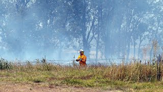 Bundamba residents told to be alert as fires spread [upl. by Itagaki216]