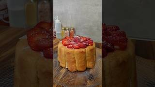 Un Gâteau en moins de 15 minutes de préparation  🤤🍰gateau gateaufacile fraise gateaufraise [upl. by Conal714]