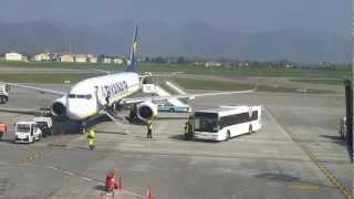 RYANAIR BOEING 737800 Aeroporto Orio al Serio Bergamo [upl. by Mrots]