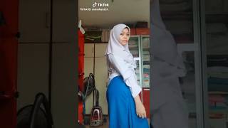 Awek sekolah gelek padu [upl. by Ritchie663]