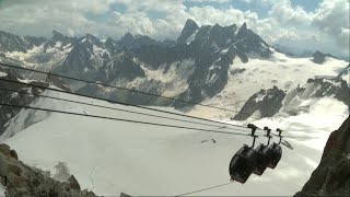 Balade de lété Le téléphérique de lAiguille du MontBlanc [upl. by Ennirroc]