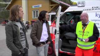 Ylvis  quotNorges Herligstequot Ulykkesfotografen English subs [upl. by Ko]