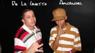 Arcangel y de la Ghetto  Ella me enloquece bailando [upl. by Sergent938]