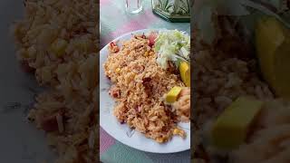 Locrio de res con ensalada y maíz food sunset foodie cooking beach yummy satisfying [upl. by Daney]