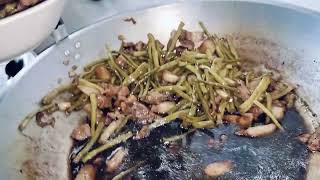 ADOBONG SITAW NA MAY KARNENG BABOY [upl. by Ellenad]