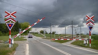 Spoorwegovergang Lystrup DK  Railroad crossing  Jernbaneoverskæring [upl. by Yeslek]