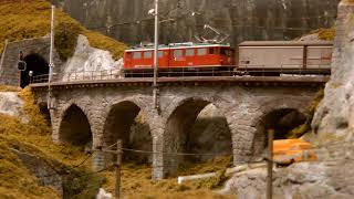 Modelleisenbahnanlage der Schweizerischen Graubündenbahn  Schmalspurbahn in Spurweite H0 [upl. by Avie274]